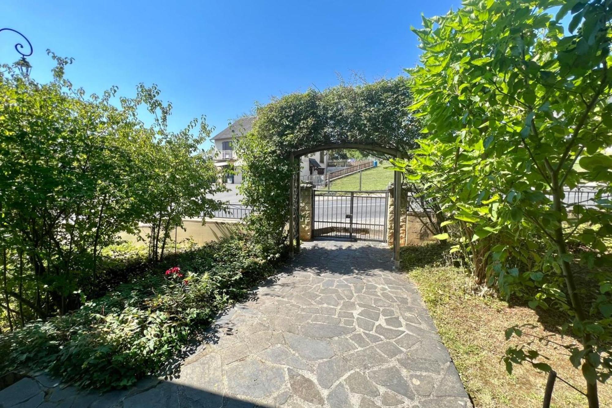 Villa La Baronnie - 11 Pers - Proche Brive -Jardin Ussac Exterior photo