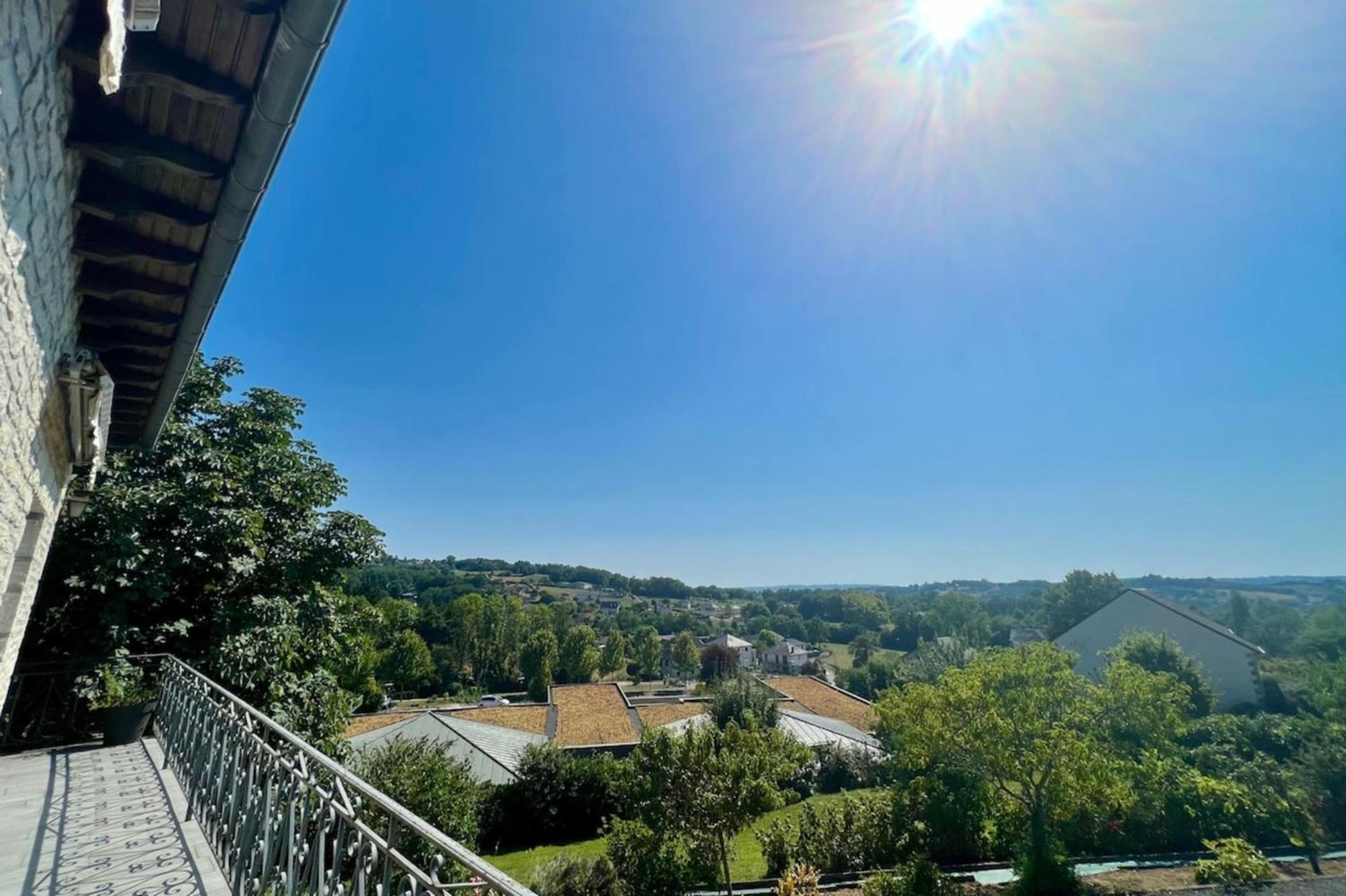 Villa La Baronnie - 11 Pers - Proche Brive -Jardin Ussac Exterior photo